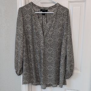 Faith & Zoe Black and White Patterned Blouse